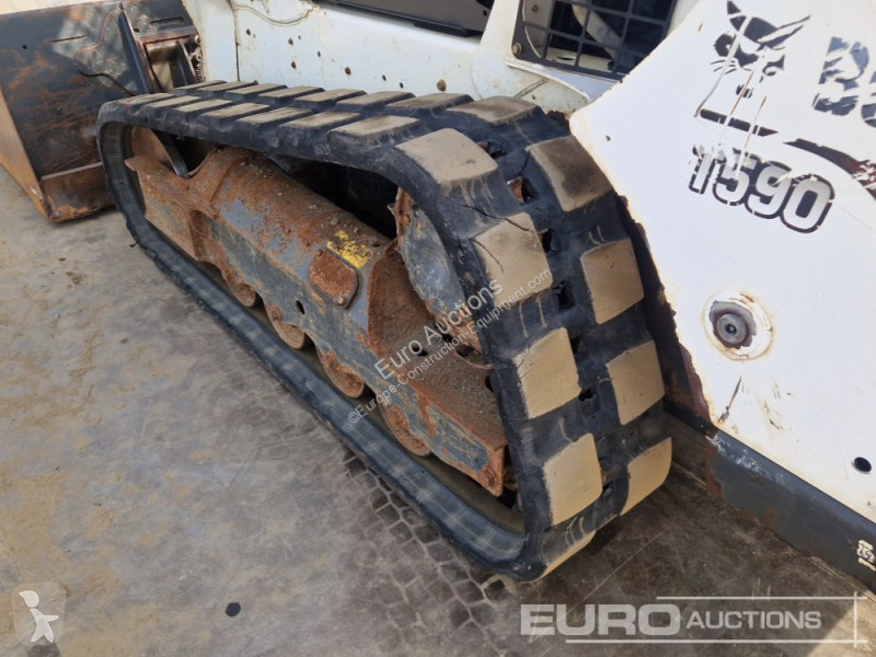 Shovel Bobcat T590