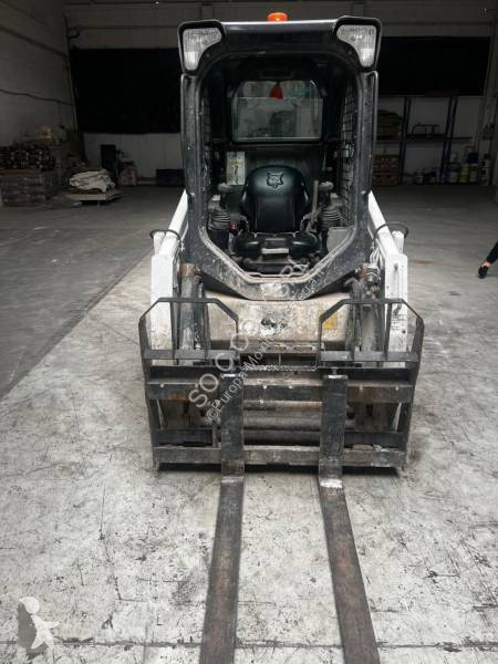 Shovel Bobcat