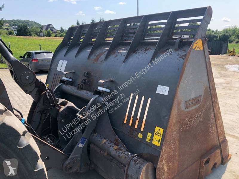 Nakladač Volvo L110H