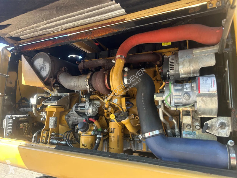Excavator Caterpillar D