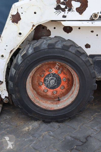 Shovel Bobcat