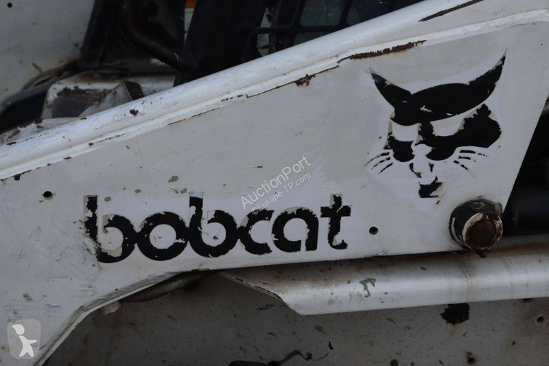 Shovel Bobcat