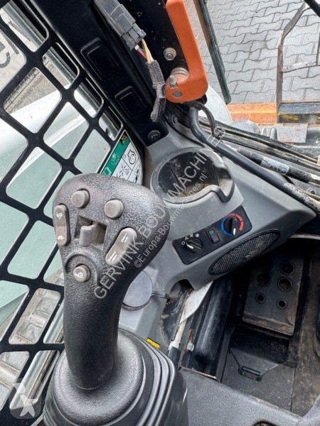 Shovel Bobcat