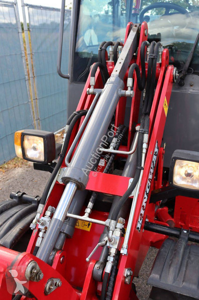 Pá carregadora  Farmer 906PRO