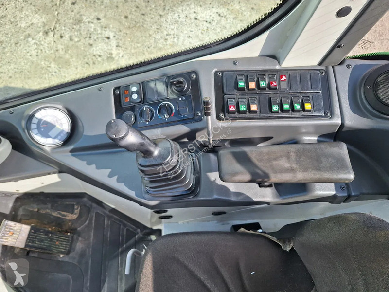 Shovel Liebherr L506C