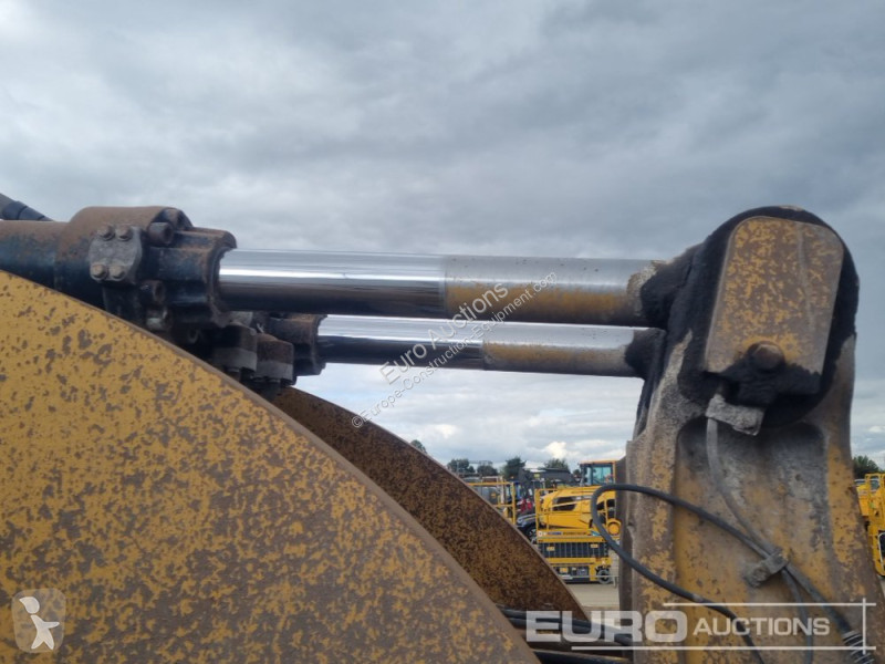 Nakladač Caterpillar 980M