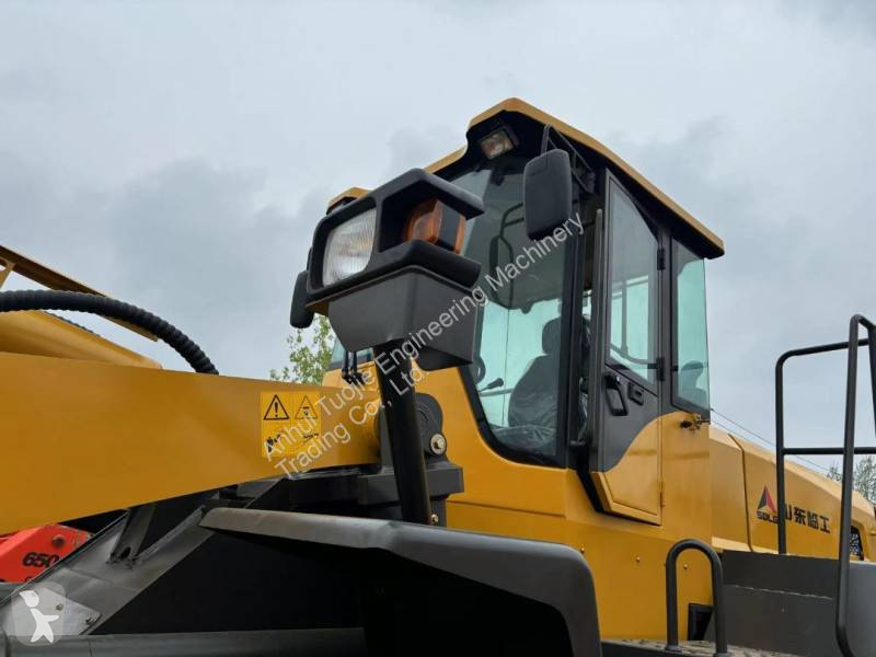 Nakladač SDLG L956F