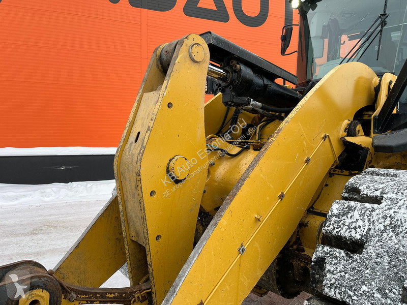 Фронтальный погрузчик Caterpillar M AC / CENTRL...