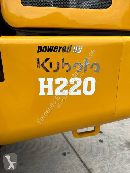 Фронтальный погрузчик Kubota H220 0.5m3