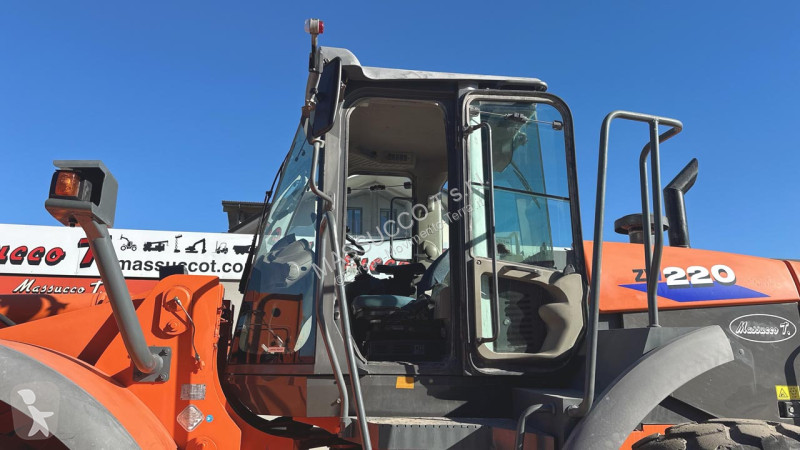 Nakladač Hitachi