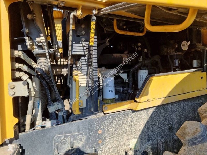 مُحمّلة Komatsu 3808