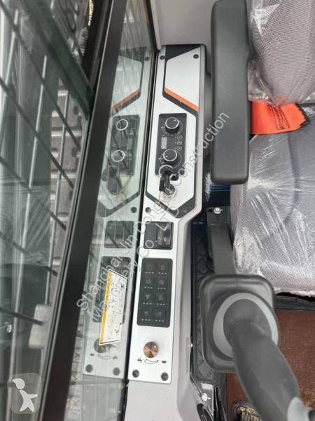 Фронтальный погрузчик XCMG XC7-TV12
