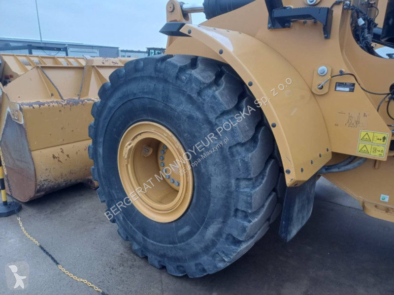 Nakladač Caterpillar 972