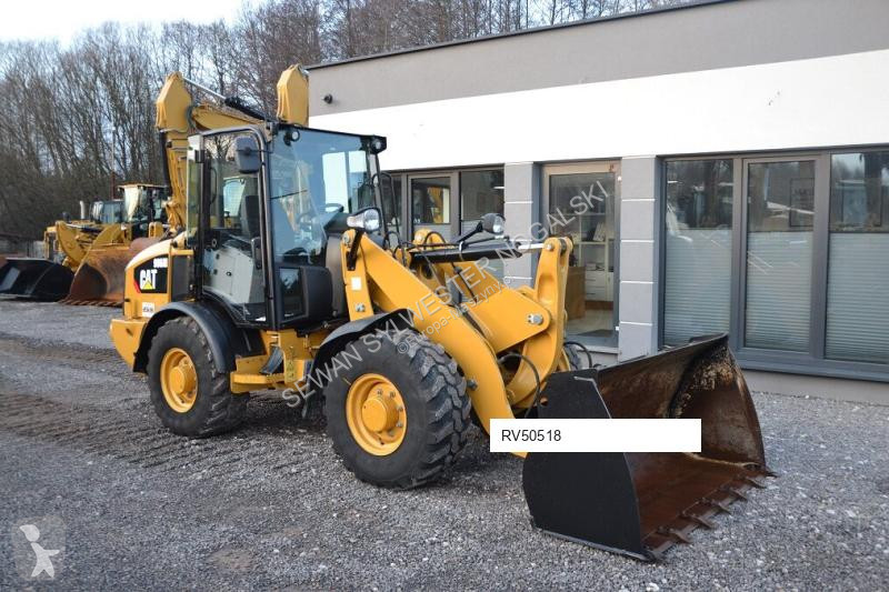Nakladač Caterpillar 906 M