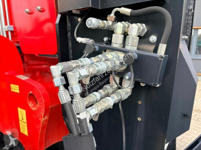 Teleskopický manipulátor Manitou MHT 10180...