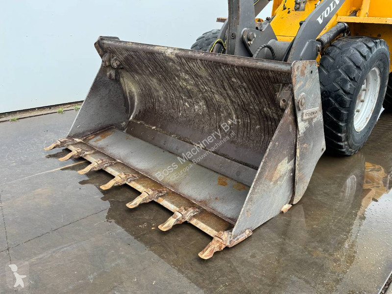 Nakladač Volvo B - Bucket + Forks / Quick Coupler