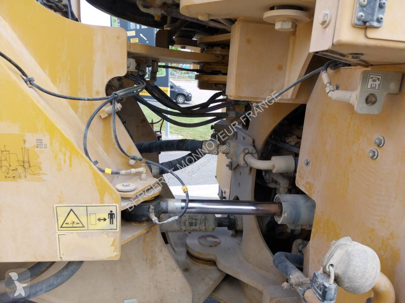 Nakladač Caterpillar 966MXE