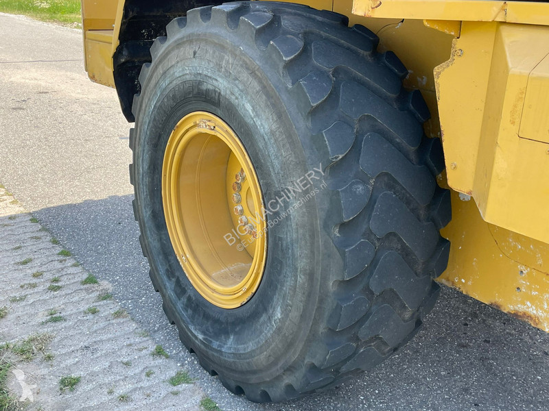 Pala Caterpillar M