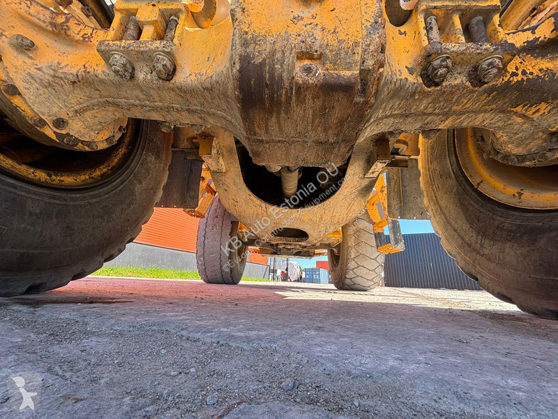 Фронтальный погрузчик Volvo L 90 E 4x4 CENTRAL...
