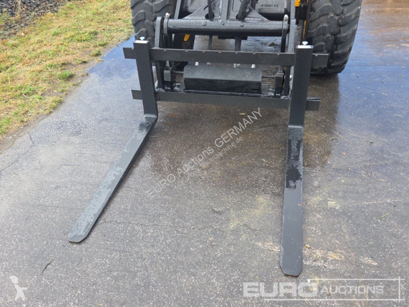 Shovel JCB 409