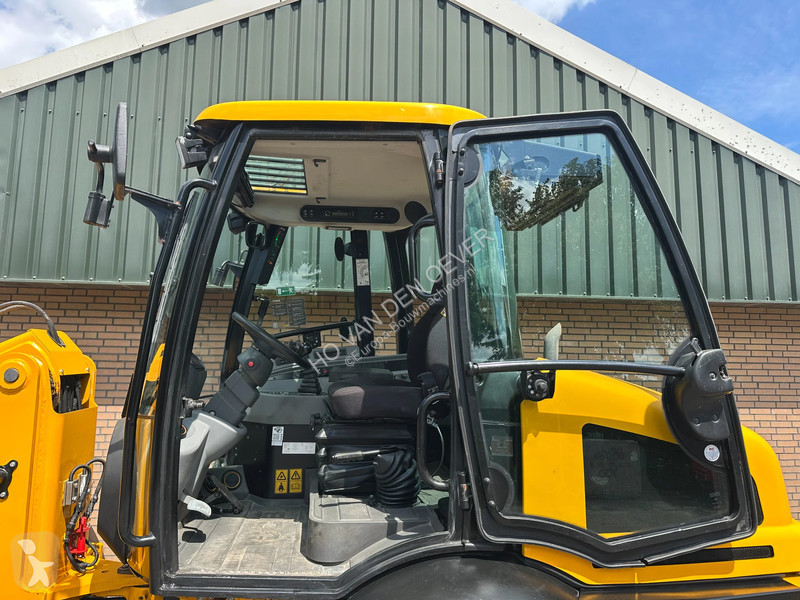 Nakladač JCB SV A