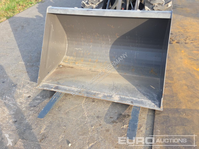 Товарач Mecalac MCL4+