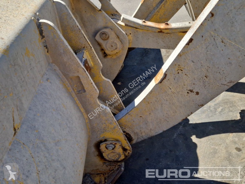 Nakladač Komatsu 8EO