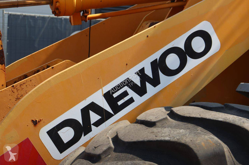 Nakladač Daewoo Mega 200