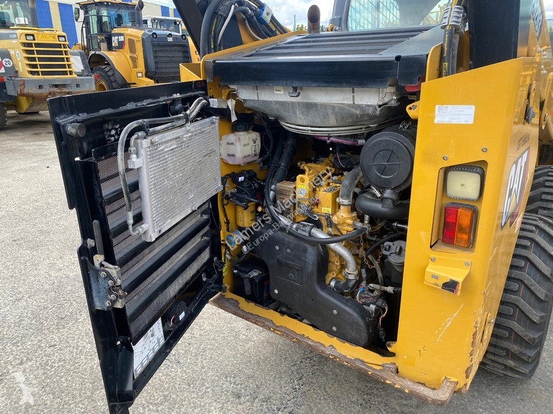 Nakladač Caterpillar D3 .
