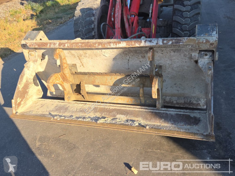 Nakladač JCB 407