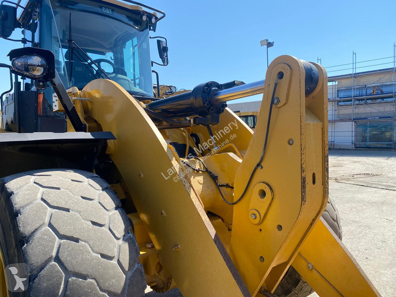 مُحمّلة Caterpillar 962 M .