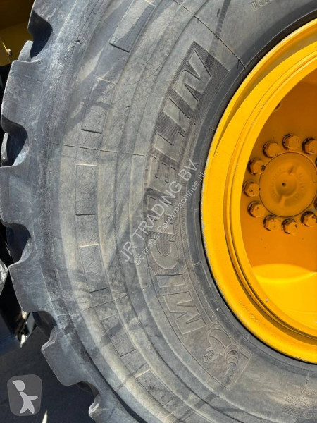 Фронтальный погрузчик Komatsu WA 200-8