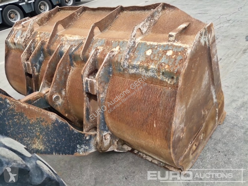 Incarcator Komatsu