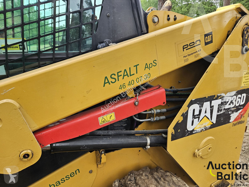 Фронтальный погрузчик Caterpillar D