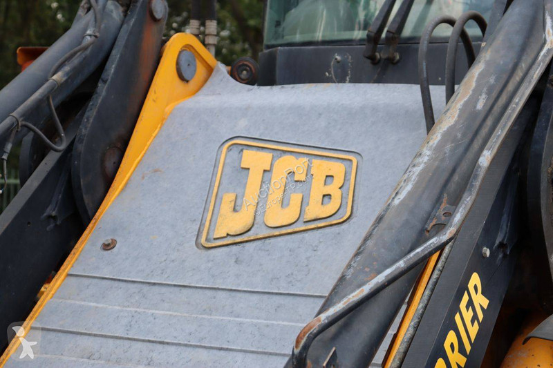 Nakladač JCB