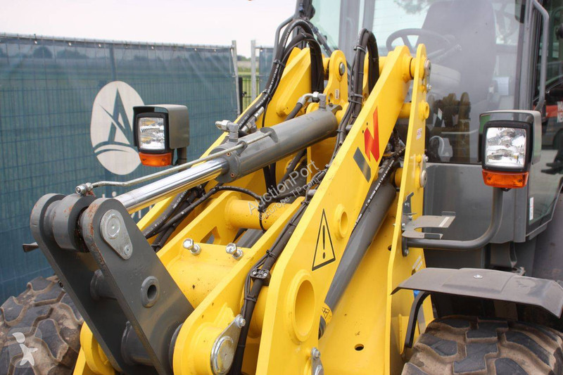 Chargeuse Neuson WL60
