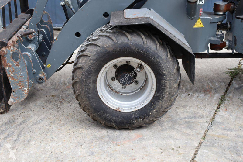 Chargeuse Giant V452T