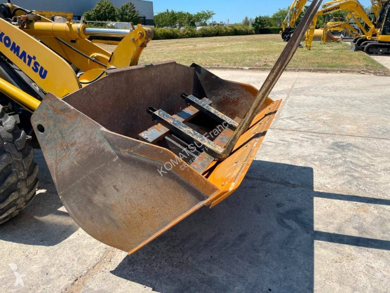 Chargeuse Komatsu WA100M-8E0