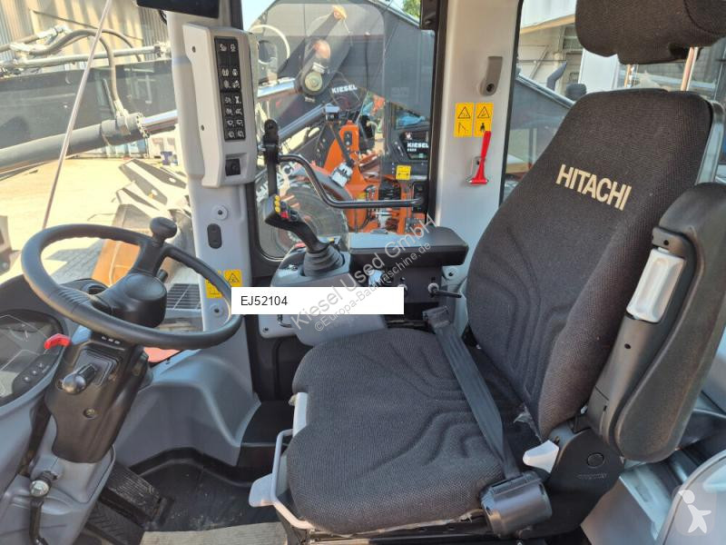 Hitachi ZW160-7 loader