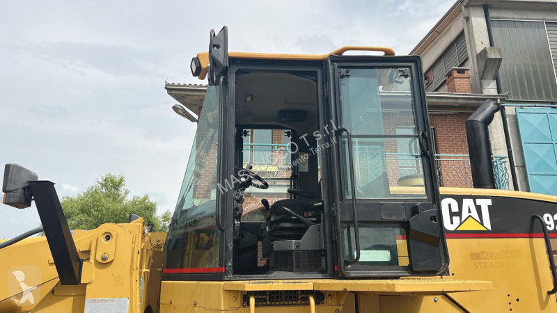Навантажувач Caterpillar
