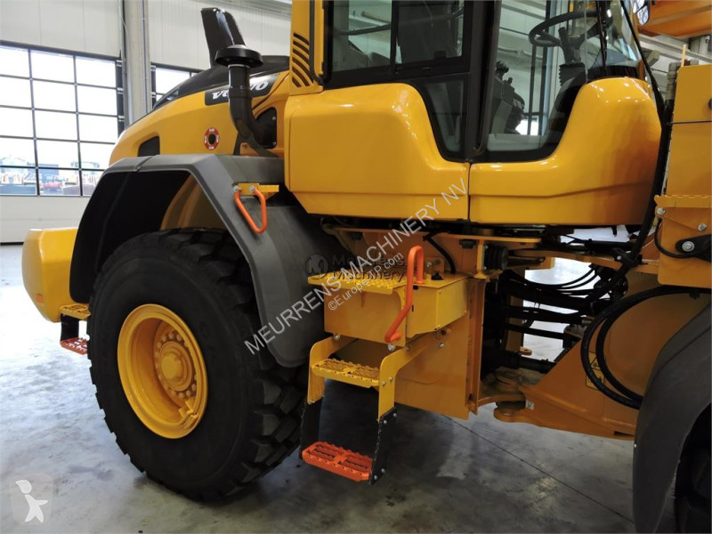 مُحمّلة Volvo New Bucket + Tyres
