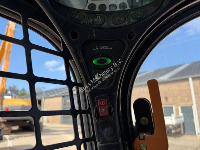 Shovel Bobcat - Closed Cab / Quick Coupler