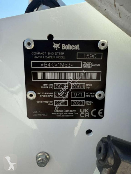 Pá carregadora Bobcat T590