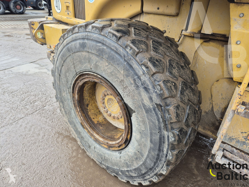 Фронтальный погрузчик Caterpillar