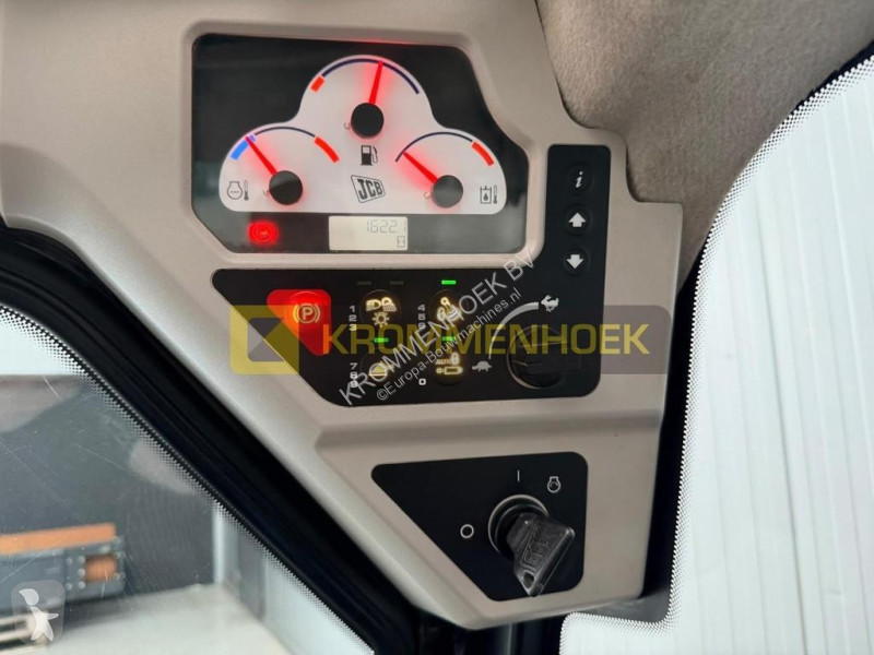 Chargeuse JCB 3TS-8T Teleskid