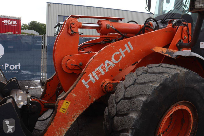 Chargeuse Hitachi 6