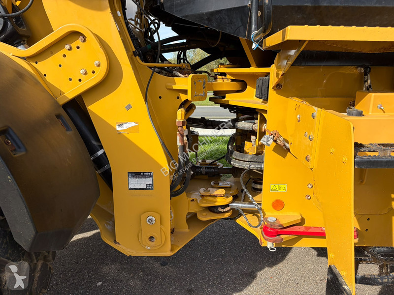 Chargeuse Caterpillar M