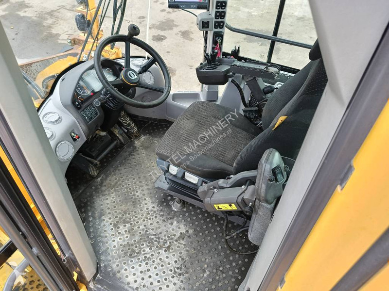 Chargeuse Volvo L 220 H shovel wiellader loader