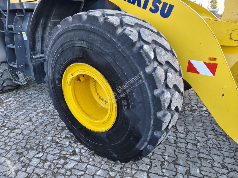 Pá carregadora Komatsu 4708