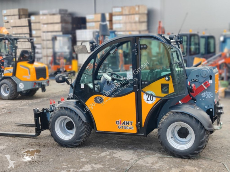 Pá carregadora  Giant GT 5048-- Netto 57900.--€